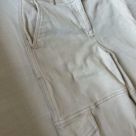 Wilfred cream cargo pants | size 6 - Picture 3 of 6